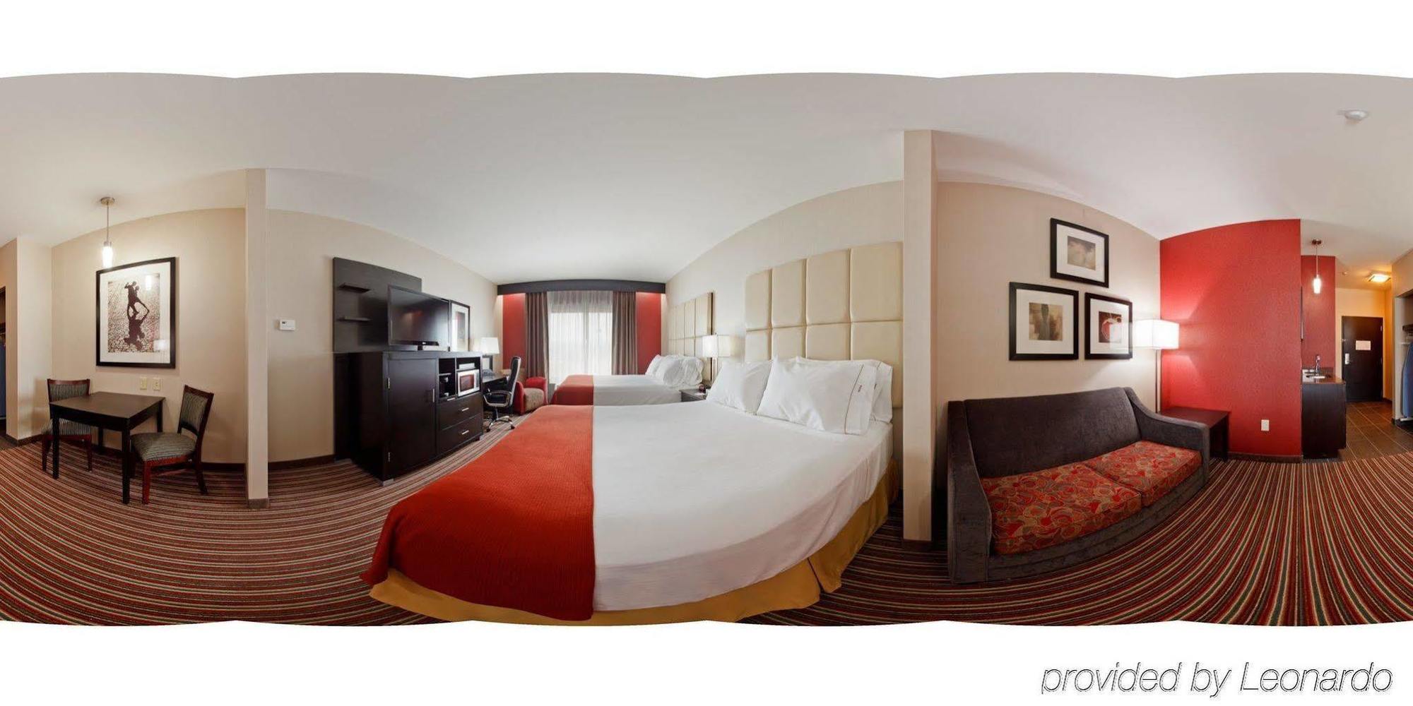 Holiday Inn Express & Suites Northeast By Ihg York Room photo